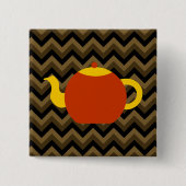 ブラウンのジグザグ形の赤いティーポット 缶バッジ (正面)