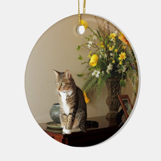 ブラウンのピアノで置かれている黒い虎猫猫は開花します セラミックオーナメント (左)