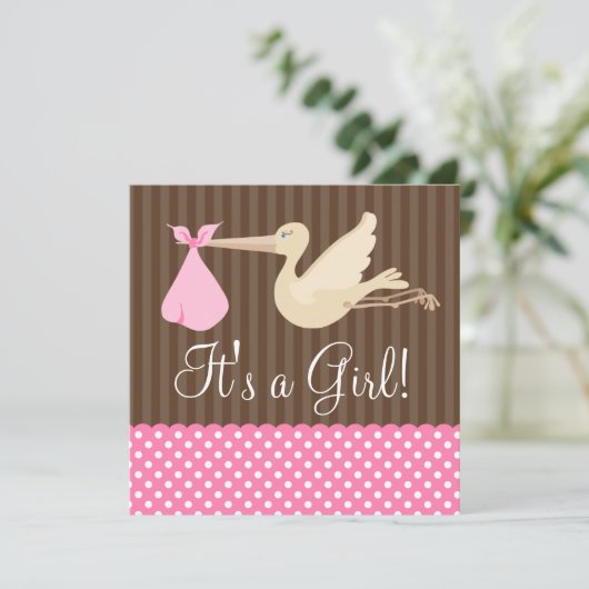 ブラウンのピンクのこうのとりは女の子のベビーシャワーに点を打ちます 招待状 (スタンド正面)
