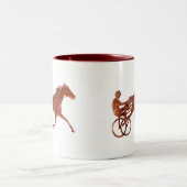 ブラウンのペーサーのシルエット ツートーンマグカップ (中央)