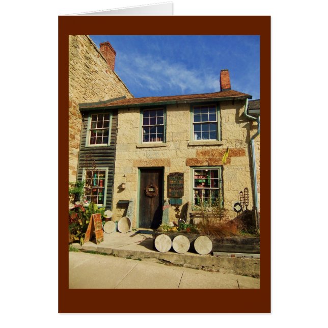 ブラウンのボーダーが付いている草原のカシのArticanの正面 (正面)