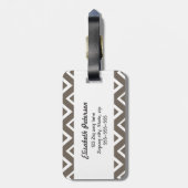 ブラウンの灰色のお洒落なジグザグ形のシェブロンパターン ラゲッジタグ (裏面縦)
