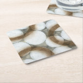 ブラウンの白い球体及び円 スクエアペーパーコースター (アングル)