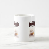 ブラウンの背景ビジネス項目の白いカップケーキ コーヒーマグカップ (中央)