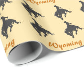 ブラウンの金ゴールドのカウボーイの強く反対する馬 ラッピングペーパー (ロールコーナー)