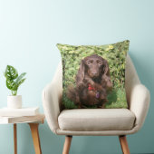 ブラウンの長い髪のミニチュアダックスフント クッション (椅子)