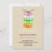 ブラウンのmacaronのフランスのな誕生日の招待 招待状 (正面)