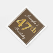 ブラウンエレガント、フェイク金ゴールド47番目の誕生日+名前 スタンダードランチョンナプキン (角)