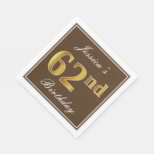 ブラウンエレガント、フェイク金ゴールド62番目の誕生日+名前 スタンダードランチョンナプキン (角)