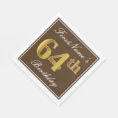 ブラウンエレガント、フェイク金ゴールド64番目の誕生日+名前 スタンダードランチョンナプキン (角)