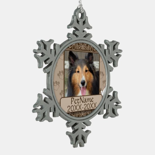 ブラウンカリグラフスワールズカスタムペット悔やみや弔慰 スノーフレークピューターオーナメント (左)