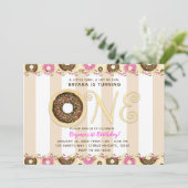 ブラウンクリームスプレッルドナッツワンサンバースデーパーティー 招待状 (スタンド正面)