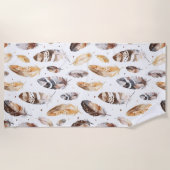 ブラウンクリームトライバル先住民羽毛 ビーチタオル (正面)