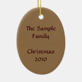 ブラウンディアカップルパーソナライズされたクリスマス飾り セラミックオーナメント (裏面)