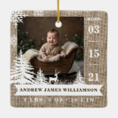 ブラウンバーラップパインツリーベビー誕生統計と写真 セラミックオーナメント (裏面)