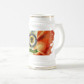 ブラウンパーソナライズされたアイリッシュバッジ(アイルランド国旗を使用) ビールジョッキ (正面右)