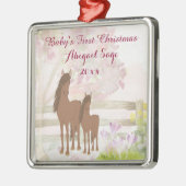 ブラウンパーソナライズされたウマベビー第1クリスマス メタルオーナメント (左)