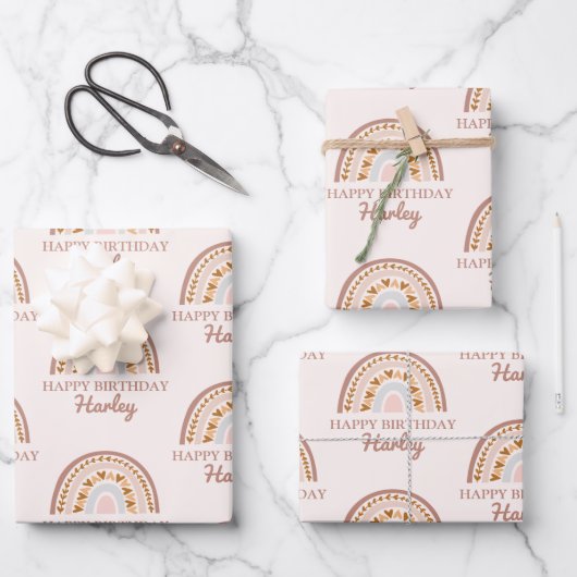 ブラウンピンクボホーレインボー名前をカスタムする誕生日ギフト ラッピングペーパーシート (正面)