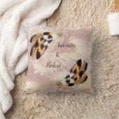 ブラウンペリカンまたはホークフェザーホームデコール クッション (ブランケット)