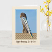 ブラウンペリカン付きの義理の息子の誕生日カード カード (黄色い花)