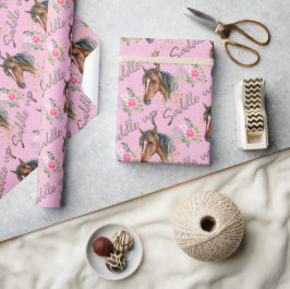 ブラウンホースピンク誕生日ガール女性のカーボーイ ラッピングペーパー