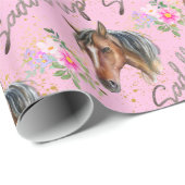 ブラウンホースピンク誕生日ガール女性のカーボーイ ラッピングペーパー (ロールコーナー)