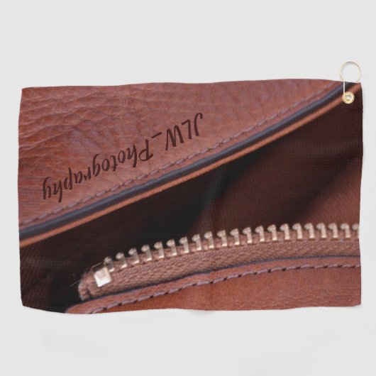 ブラウンレザーフェイクサテンジッパーパーソナライズされた ゴルフタオル (横)