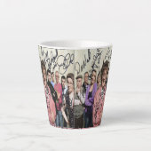 ブラウン夫人の男の子達がサインした カフェラテマグ (正面)