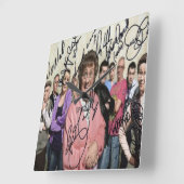 ブラウン夫人の男の子達がサインした スクエア壁時計 (傾斜)