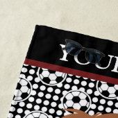 ブラウン水玉模様パーソナライズされたサッカー名子供 ビーチタオル (インサイチュ)