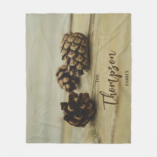 ブラウン素朴ピネコーンオータムフォト名前をカスタムする フリースブランケット (正面)