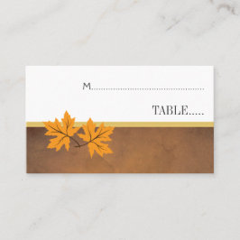 ブラウン葉のエスコートカー結婚ドにオレンジ色のカエデ プレイスカード