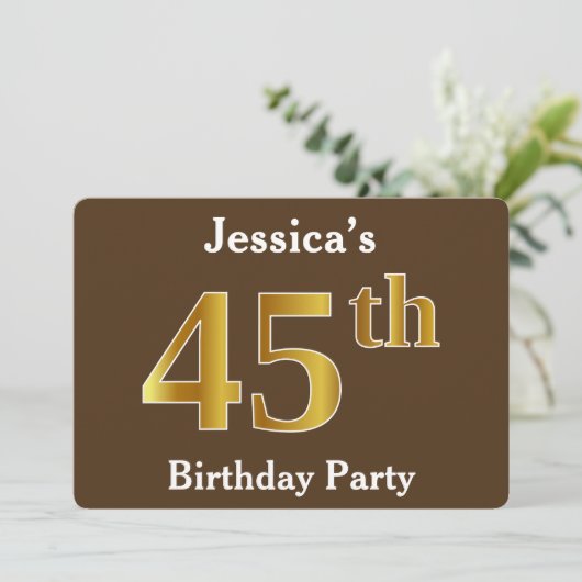 ブラウン、フェイク金ゴールド45th誕生日パーティー；名前をカスタムする 招待状 (スタンド正面)