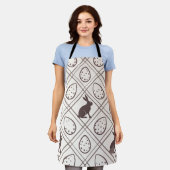 ブラウン・プレイド・イースター エプロン (着用した状態)