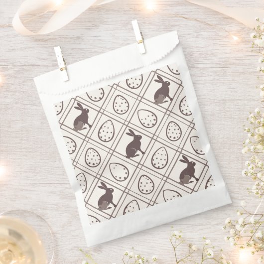 ブラウン・プレイド・イースター フェイバーバッグ (クリップ留めされた状態)