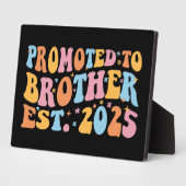 ブラザーエストに昇格。2025 III フォトプラーク (側面)