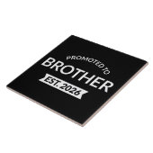 ブラザーエストに昇格。2026 II タイル (側面)