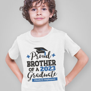ブラザー誇りを持った2022年卒業ブラックブルーキャップ名T- Tシャツ