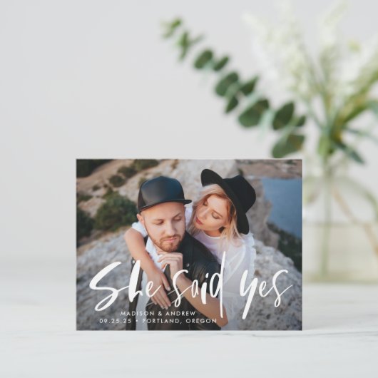 ブラシはっきりしたスクリプト彼女が言ったYes写真の日付を保存 案内ポストカード (スタンド正面)