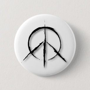 ブラシをかけられる1ピースサイン 缶バッジ