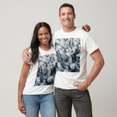 ブラシグランジストローク、抽象芸術背景。 Tシャツ (ユニセックス)
