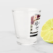 ブラシスクリプトストライプのバーガンディフローラ夫妻 ショットグラス (左)