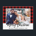 ブラシスクリプトレッドプレイド結婚の写真クリスマス ポストカード<br><div class="desc">ブラシモダンスクリプトレッドPlaidの結婚写真クリスマスポストカード</div>