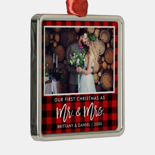 ブラシスクリプト赤い格子状の初めてのクリスマスミセス メタルオーナメント (右)