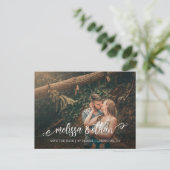 ブラシスタイリッシュスクリプトフォトウェディング日付の保存 案内ポストカード (スタンド正面)