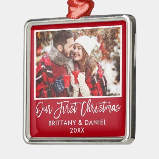 ブラシスモダンクリプト初めてのクリスマスの赤 メタルオーナメント (左)