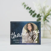 ブラシフォントScript 2025卒業写真ありがとう ポストカード (スタンド正面)