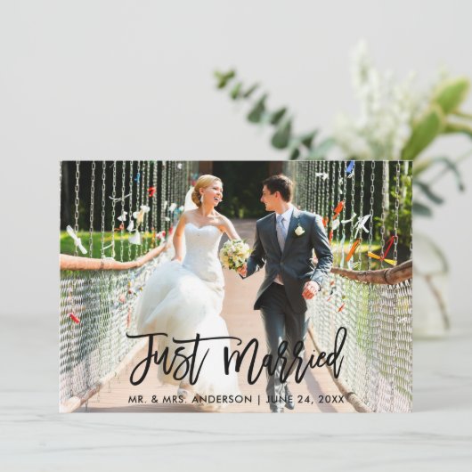 ブラシモダンスクリプトたった今結婚しましたフォト結婚ズ 案内状 (スタンド正面)