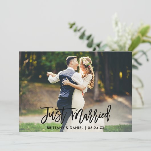 ブラシモダンスクリプトたった今結婚しました写真 案内状 (スタンド正面)