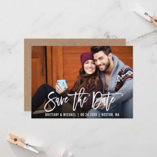 ブラシモダンスクリプト日付を保存するKraftカード 招待状 (正面/裏面インサイチュ)